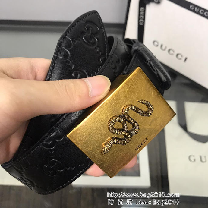 GUCCI古馳 官網新款 正品規格 原單品質 頭層小牛皮壓花 對版尖尾 復古花蛇板扣 男士皮帶  xfp1091